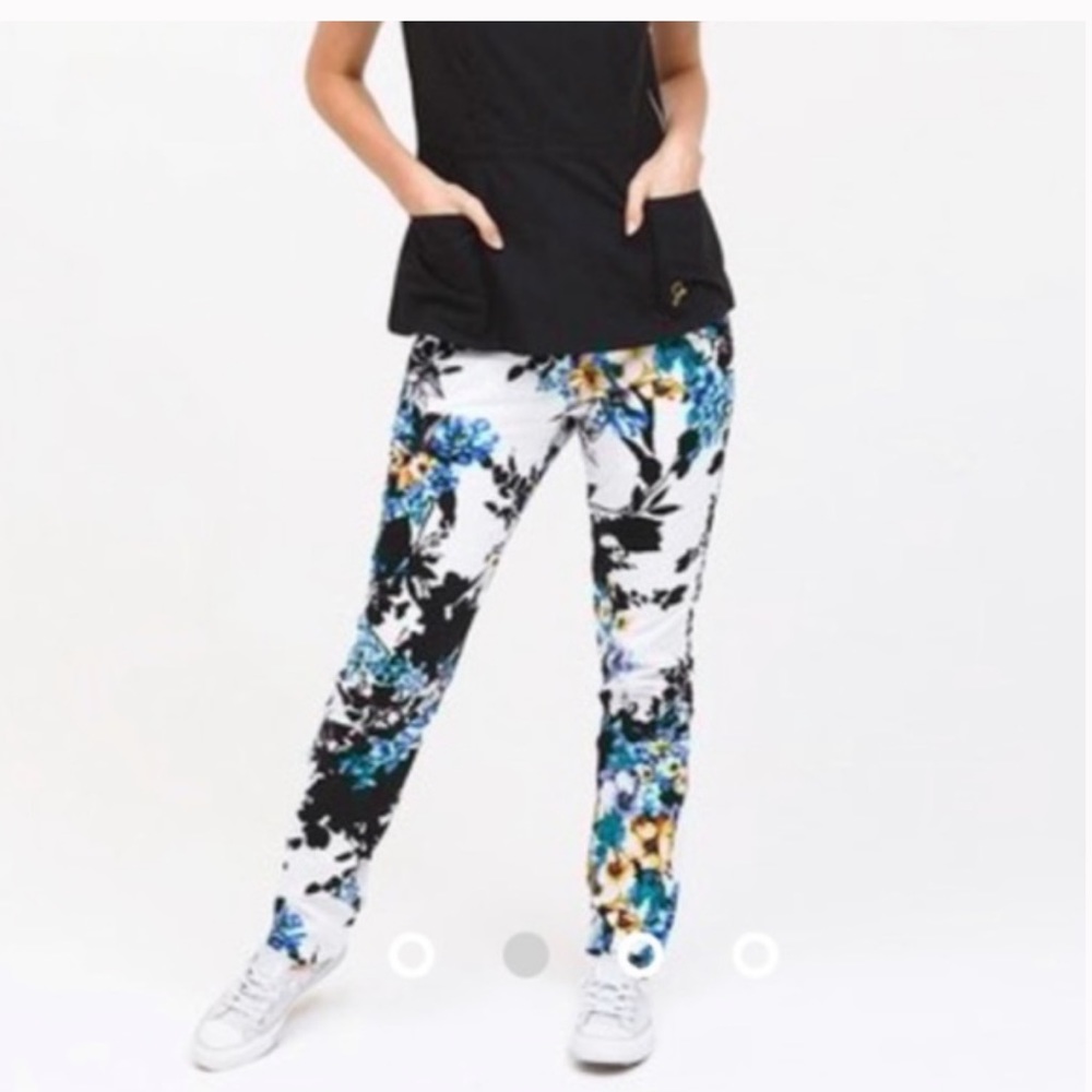 Floral Jaannu women’s size medium new with tags scrub pants straight leg